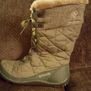 Columia 200 grams fur lined boots
